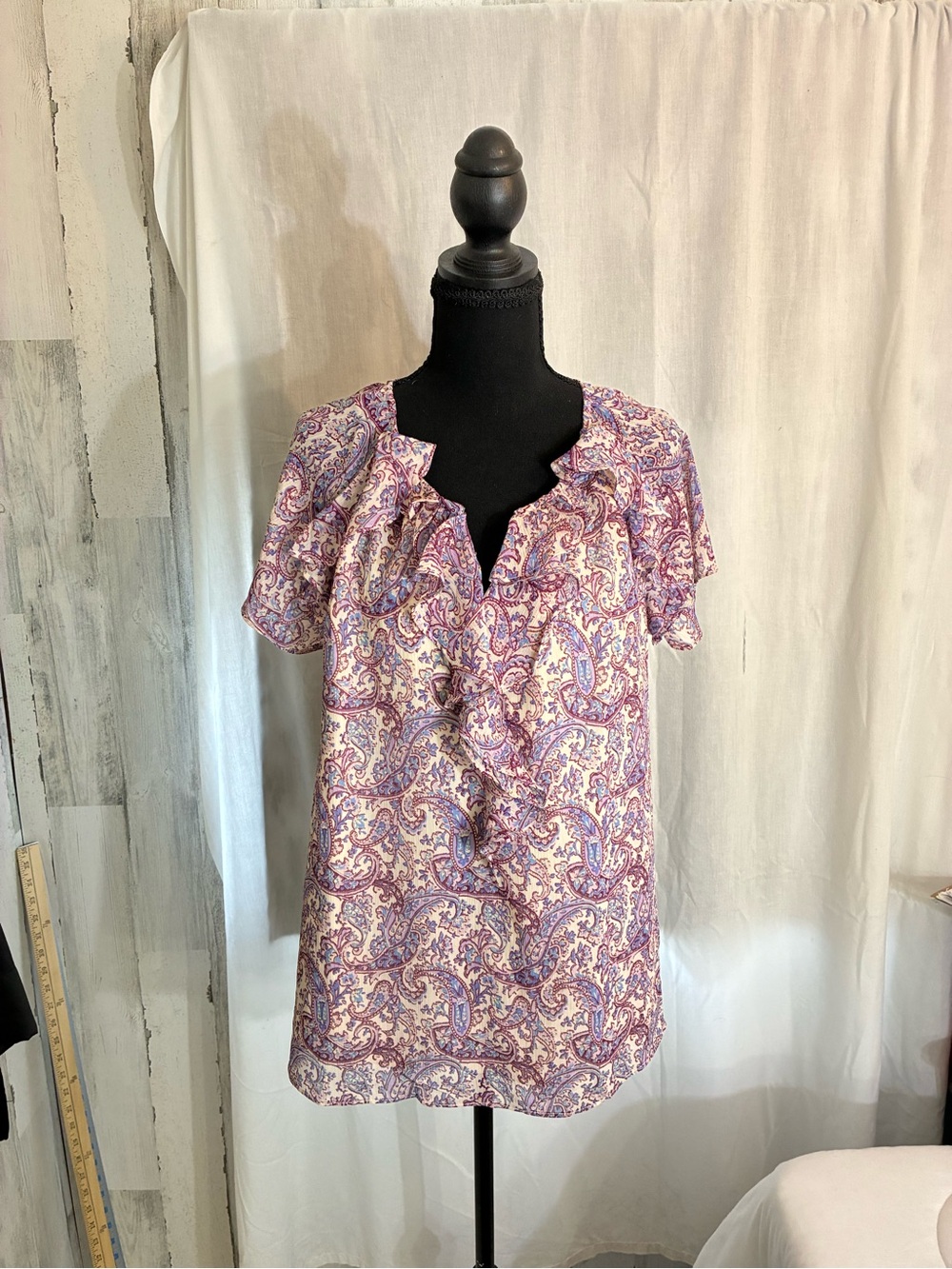 Purple Paisley Ruffle Short Sleeve Top women’s Sz M